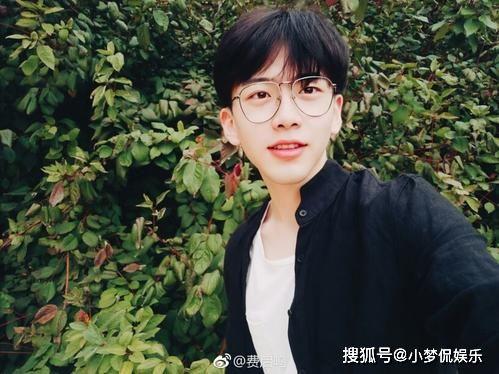 娱乐吃瓜君男网红是谁,揭秘男网红背后的故事